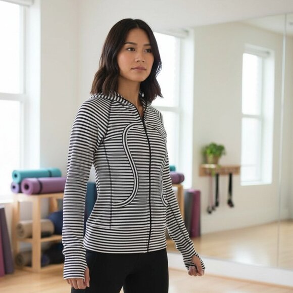 ✨ Lululemon Athletica Striped Zip Hoodie – Size 6 – Thick, Soft & Classic! ✨ - Picture 1 of 12